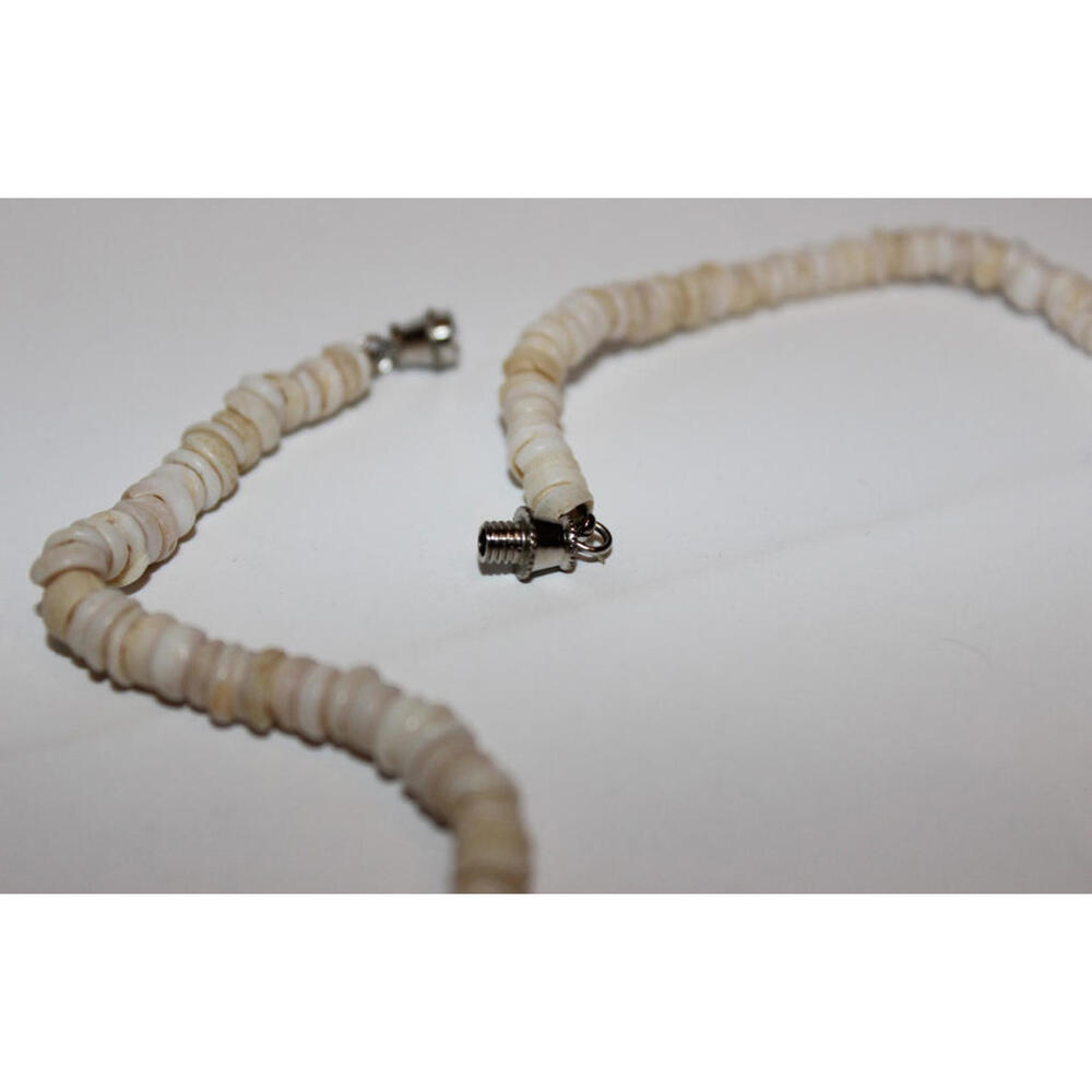 Vintage White Shell Heishi Bead Choker Necklace 15" Screw Clasp Boho Beach - Picture 3 of 3